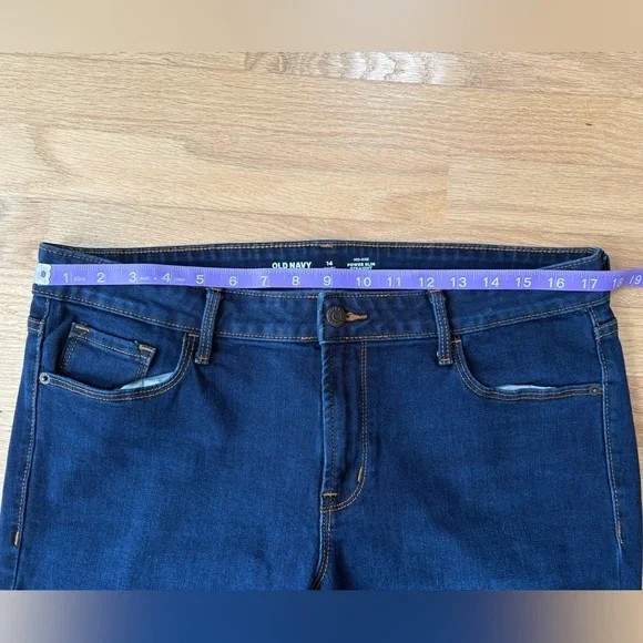 Old Navy Mid-Rise Power Slim Straight Leg Jeans Size 14 Short - Picture 7 of 9